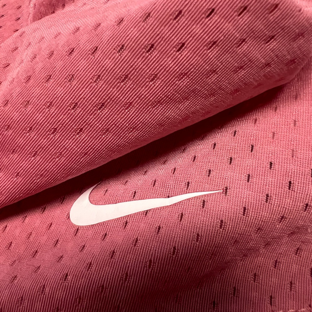 Nike Dri fit tank, misses medium. Mauve pink. Open back detail. Excellent cond - Picture 5 of 8